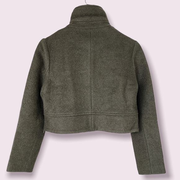 Short Jacket and Skirt set - Picture 8 of 16